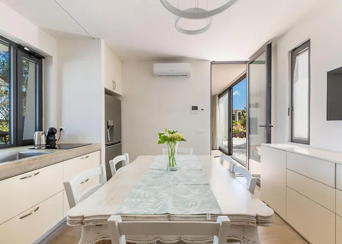 Libe By Perle Di Puglia * ספקיולה